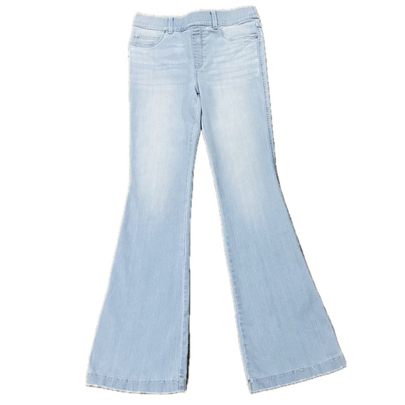 👖🍑 SPANX EveryWear Flare Jeans | Light Wash Booty-Lift Tummy Shaping Denim Sz M - Picture 1 of 3